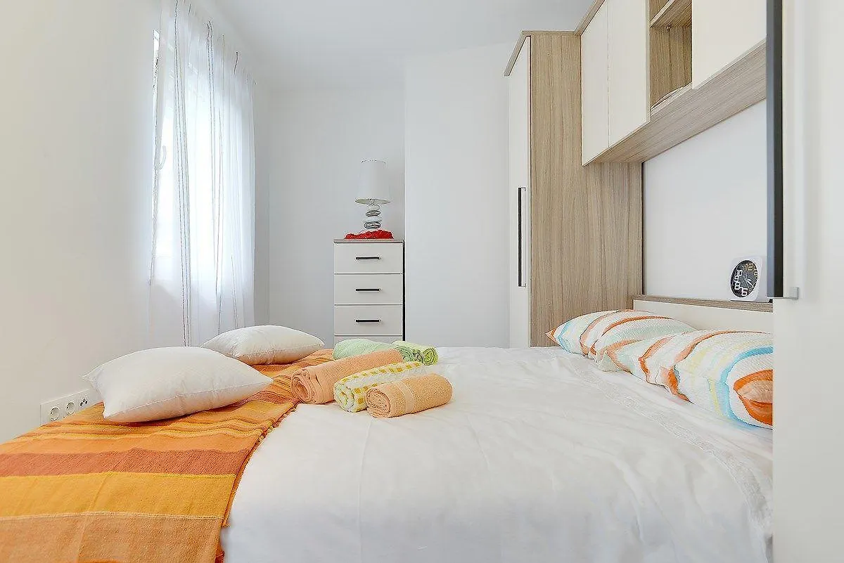 Apartments Elviana Pula 0*,