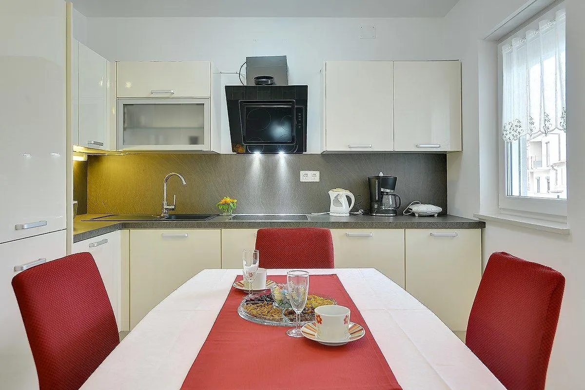 Apartments Elviana Pula Croatia